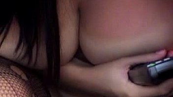 Cam Girl Puts A Can In Her Pussy And Fucks It New thumbnail