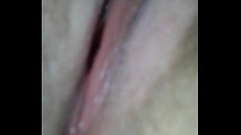 Сучка кончает