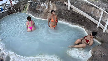 Passeio nas montanhas em termas da colina acaba em putaria no carro