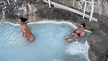 Passeio nas montanhas em termas da colina acaba em putaria no carro