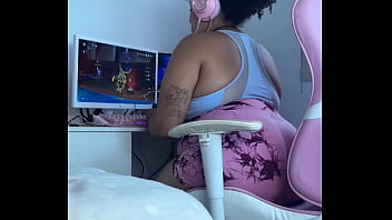 Gaming gone wrong embarrassing moment while playing online