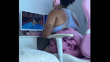 Gaming gone wrong embarrassing moment while playing online