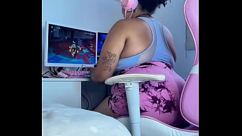 Gaming gone wrong embarrassing moment while playing online