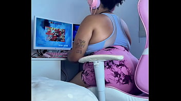 Gaming gone wrong embarrassing moment while playing online