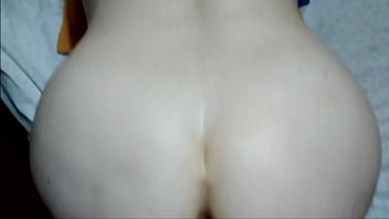 Metendo no cuzinho da esposinha