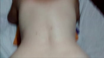 Metendo no cuzinho da esposinha