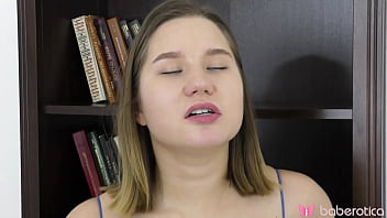 Solo cock teaser amalia davis is masturbating at home in 4k