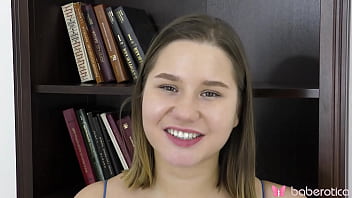 Solo cock teaser amalia davis is masturbating at home in 4k