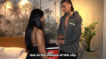 Rappi delivery guy knows how to get a five star rating after his service