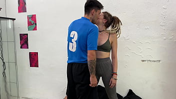 Trailer compañera del gym me pide de follarla tenía ganas de comerse una polla