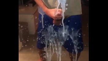 Se chegar 500 rt solto o vídeo esse jato de porra no fundo do meu cu