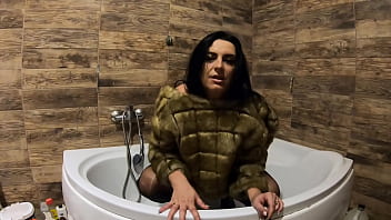 Milfycalla pee play in bathtub while wearing a fur coat and pantyhose preview