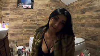 Milfycalla pee play in bathtub while wearing a fur coat and pantyhose preview