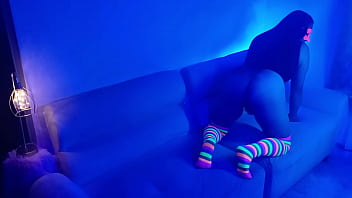 En este bar le das dinero extra a la camarera y te folla en su habitación especial le encanta la verga de extraños 3