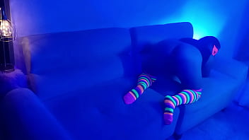 En este bar le das dinero extra a la camarera y te folla en su habitación especial le encanta la verga de extraños 3