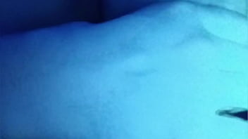 Latina puta chupa polla y bebe leche