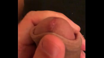 Macho Deixou Brincar Com Seus 20cm Após O Trabalho thumbnail