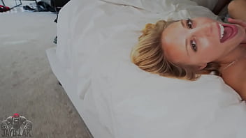 Our neighbor wanted some dick during her lunch break