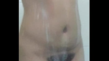 Esposa en la bañera la graba el esposo Esposa en la bañera la graba el esposo