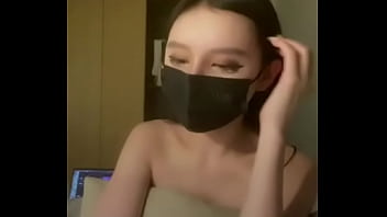 美乳