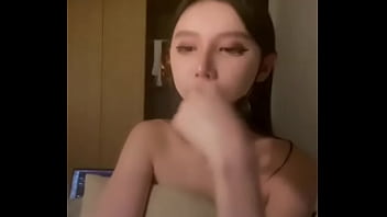 美乳