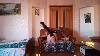 Redhead cherry overrknees boot play