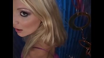 Immaculate blonde jams her cunt with a toy solo