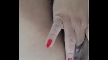 Carolzinha delicinha gozando pra gente