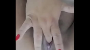 Carolzinha delicinha gozando pra gente