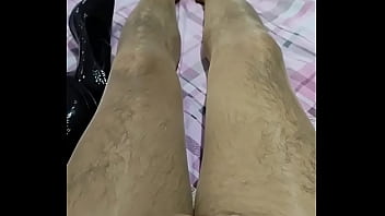 Deliciosa Travesti Desnuda En Zapatillas Y Mis Pantimedias thumbnail