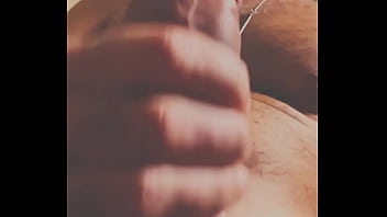 Pau grande para a gata chegar do trabalho relaxada