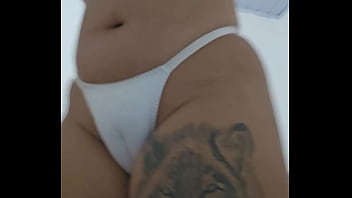 Vou sentar na cara da minha amiga ate sufocar ela