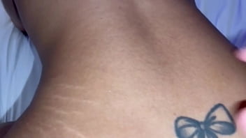 Olha o que fizeram comigo acabaram com o meu cu primeiro foi o marido pra abrir caminho para o pau gigante do amigo