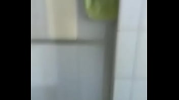 Os machos caminhoneiros tomando banho