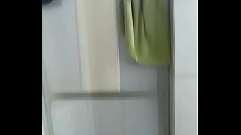 Os machos caminhoneiros tomando banho