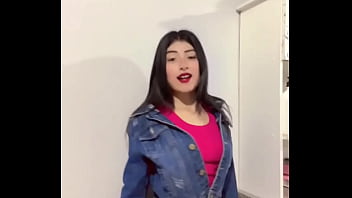 Flaquita putita caliente