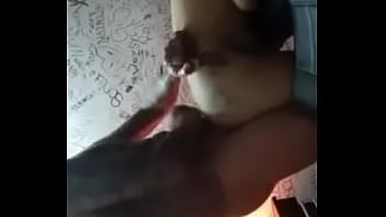 Mi vecina sigue y sigue hasta que me hace llegar