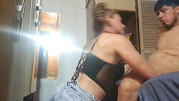 Esposa compartida demuestra como se traga toda la pija