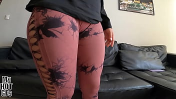 Vengo a disfrutar y también por el dinero jovencita solo piensa en follar