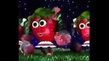 Strawberry juices suck my dick