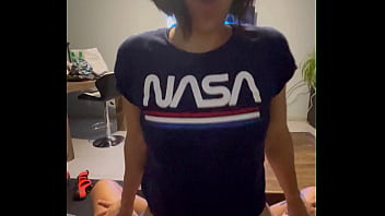 Baiser par une bonne bite pendant que sont mari n’est pas là