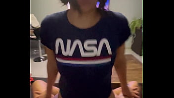 Baiser par une bonne bite pendant que sont mari n’est pas là