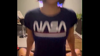 Baiser par une bonne bite pendant que sont mari n’est pas là