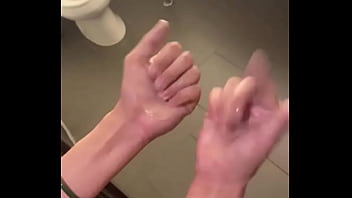 A fan found me on fremont st and asked for a hand job he seemed satisfied️book your session today bookah