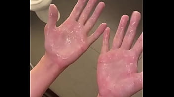 A fan found me on fremont st and asked for a hand job he seemed satisfied️book your session today bookah