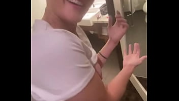 A fan found me on fremont st and asked for a hand job he seemed satisfied️book your session today bookah