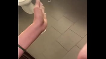 A fan found me on fremont st and asked for a hand job he seemed satisfied️book your session today bookah