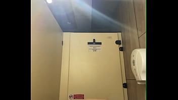 Natural tits bouncing so hot in gym