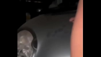 Wife azotada en público