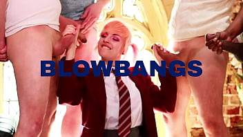 Collared british 18 year old gets herself off with the fucking machine